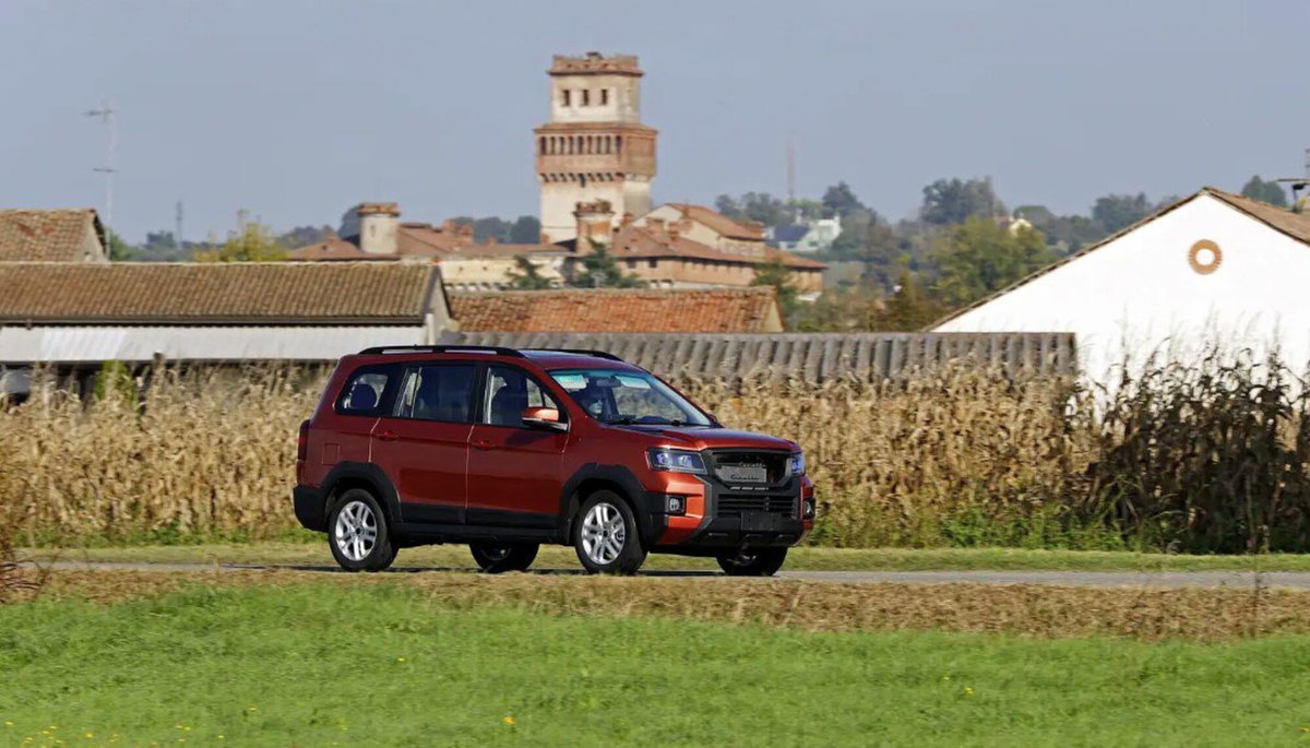 Cirelli Cirelli 1 1.5 Premium 110cv (3)