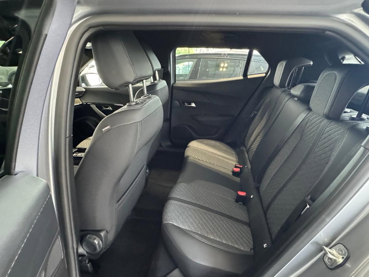 Peugeot 2008 1.2 puretech Allure s&s 100cv (10)