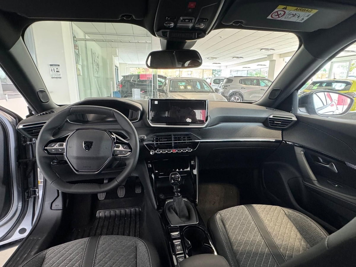 Peugeot 2008 1.2 puretech Allure s&s 100cv (11)