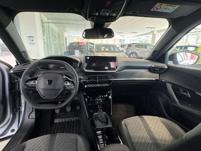 Peugeot 2008 1.2 puretech Allure s&s 100cv (11)