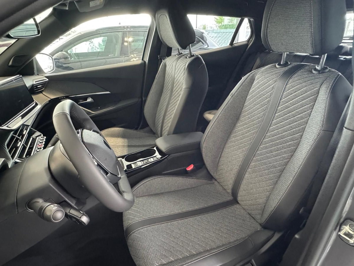 Peugeot 2008 1.2 puretech Allure s&s 100cv (13)