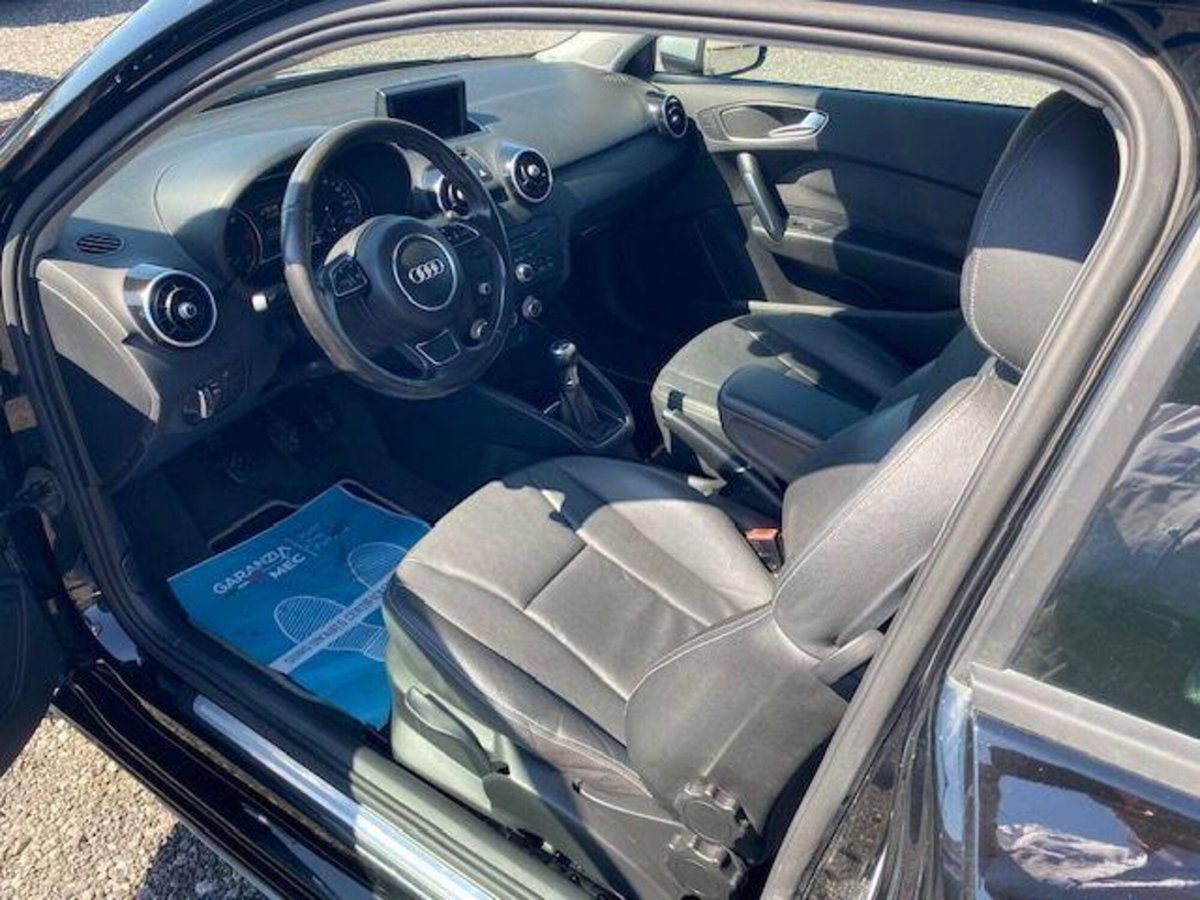 Audi A1 1.6 TDI Attraction (5)
