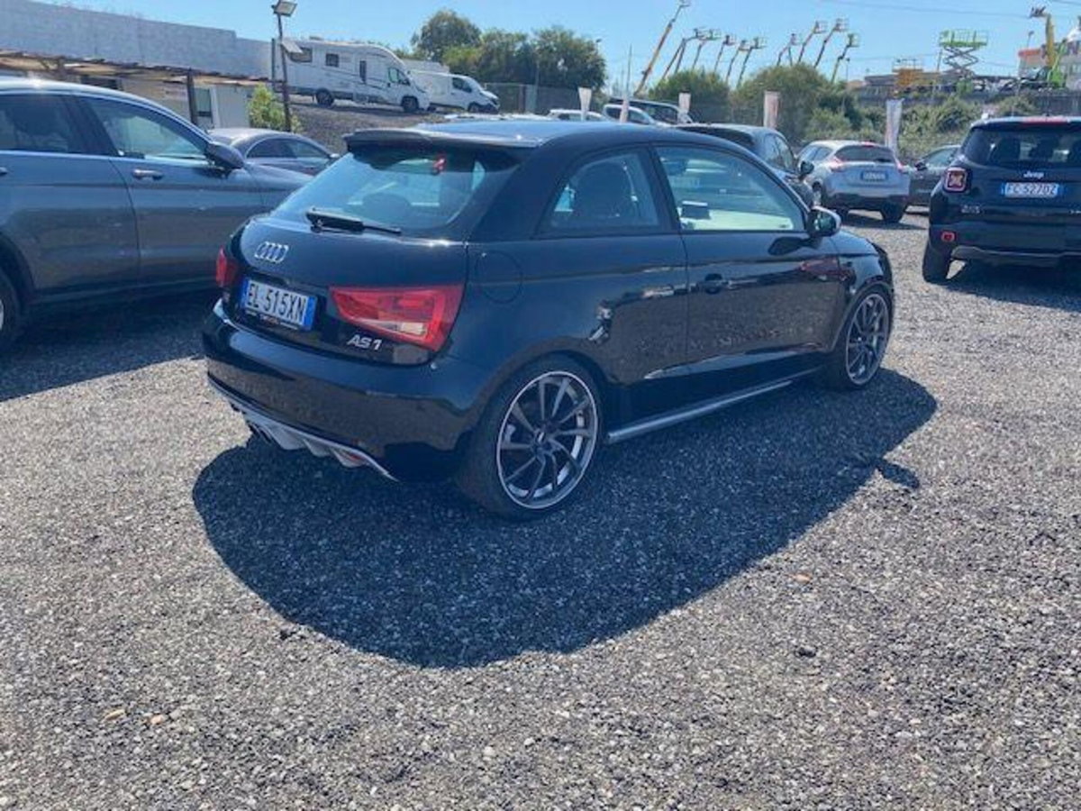 Audi A1 1.6 TDI Attraction (9)