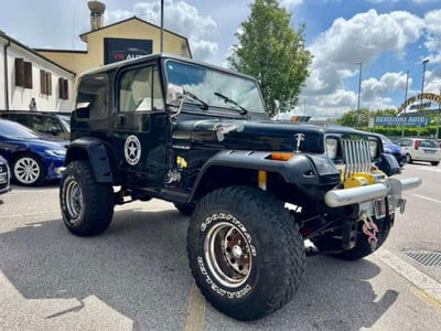Jeep Wrangler 2.5 Laredo usata