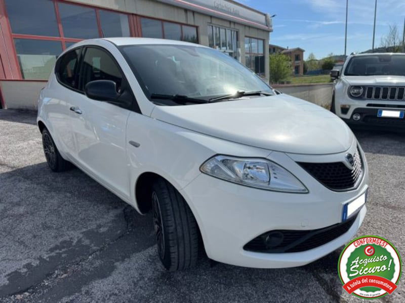 Lancia Ypsilon 1.0 FireFly 5 porte S&S Hybrid Ecochic Gold