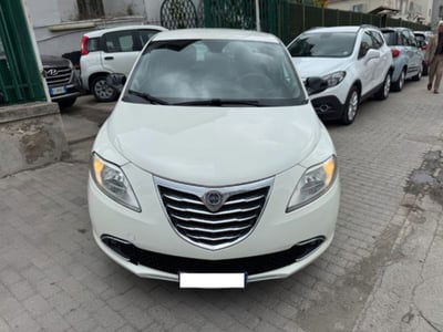 Lancia Ypsilon 1.2 69 CV 5 porte Silver usata