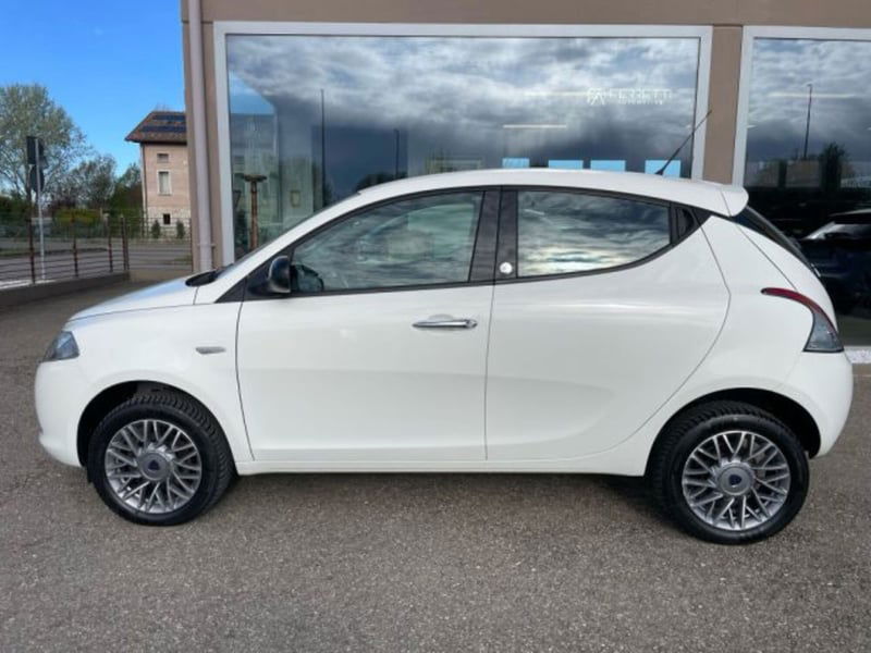 Lancia Ypsilon 0.9 TwinAir 85 CV 5 porte Metano Ecochic Gold