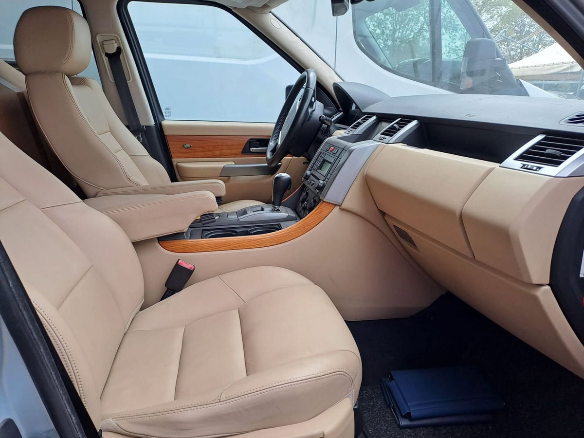 Land Rover Range Rover Sport 2.7 TDV6 HSE (5)