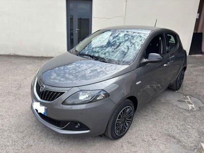 Lancia Ypsilon 1.0 FireFly 5 porte S&S Hybrid Gold Plus usata