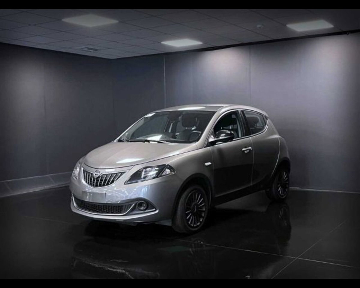 Lancia Ypsilon 1.0 FireFly 5 porte S&S Hybrid Ecochic Silver
