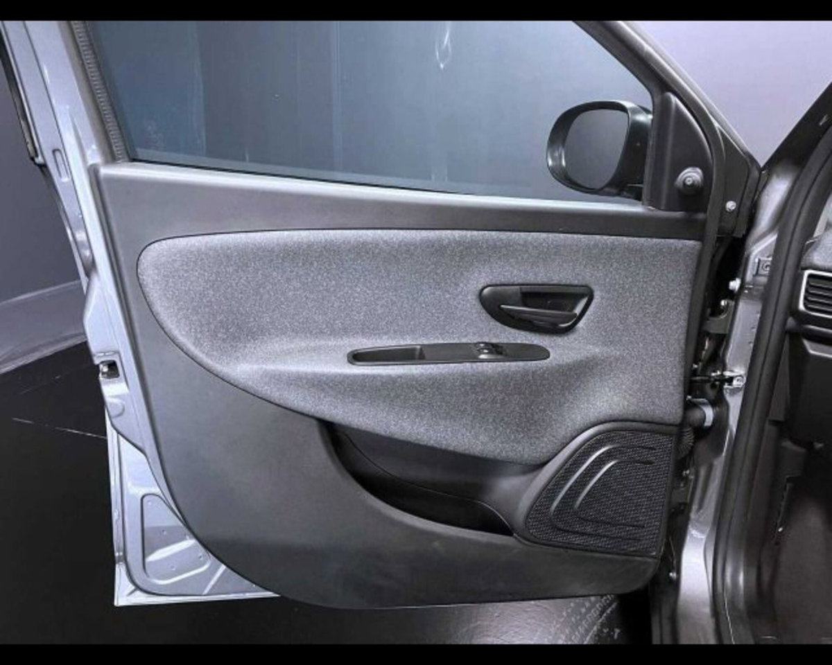 Lancia Ypsilon 1.0 FireFly 5 porte S&S Hybrid Ecochic Silver (11)