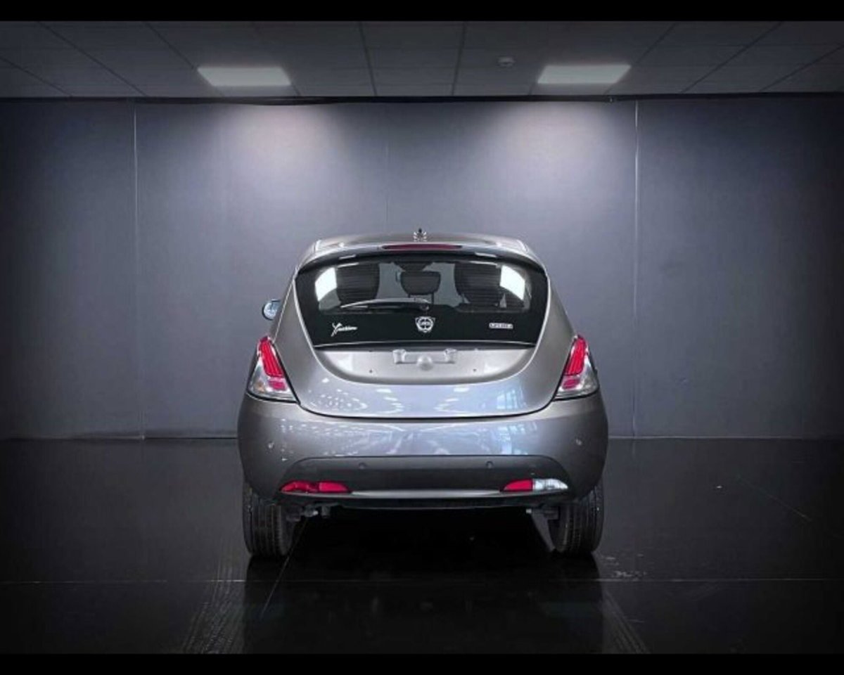 Lancia Ypsilon 1.0 FireFly 5 porte S&S Hybrid Ecochic Silver (7)