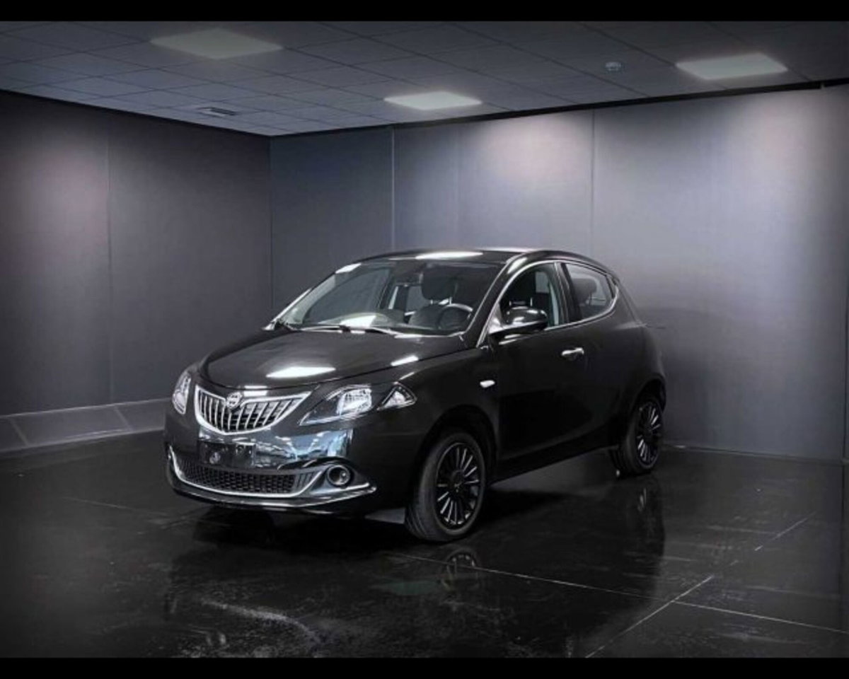 Lancia Ypsilon 1.0 FireFly 5 porte S&S Hybrid Ecochic Silver