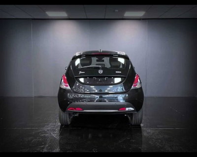 Lancia Ypsilon 1.0 FireFly 5 porte S&S Hybrid Ecochic Silver (4)