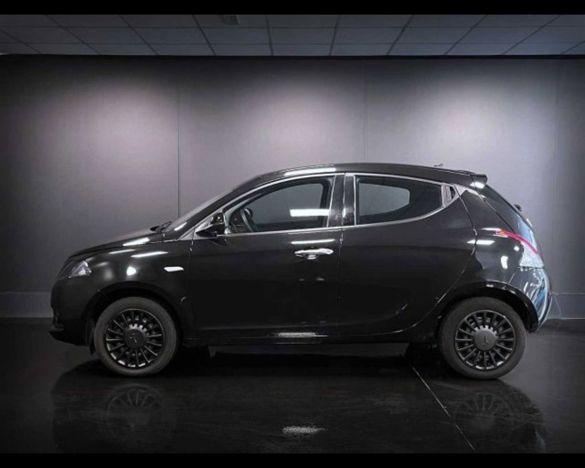 Lancia Ypsilon 1.0 FireFly 5 porte S&S Hybrid Ecochic Silver (5)