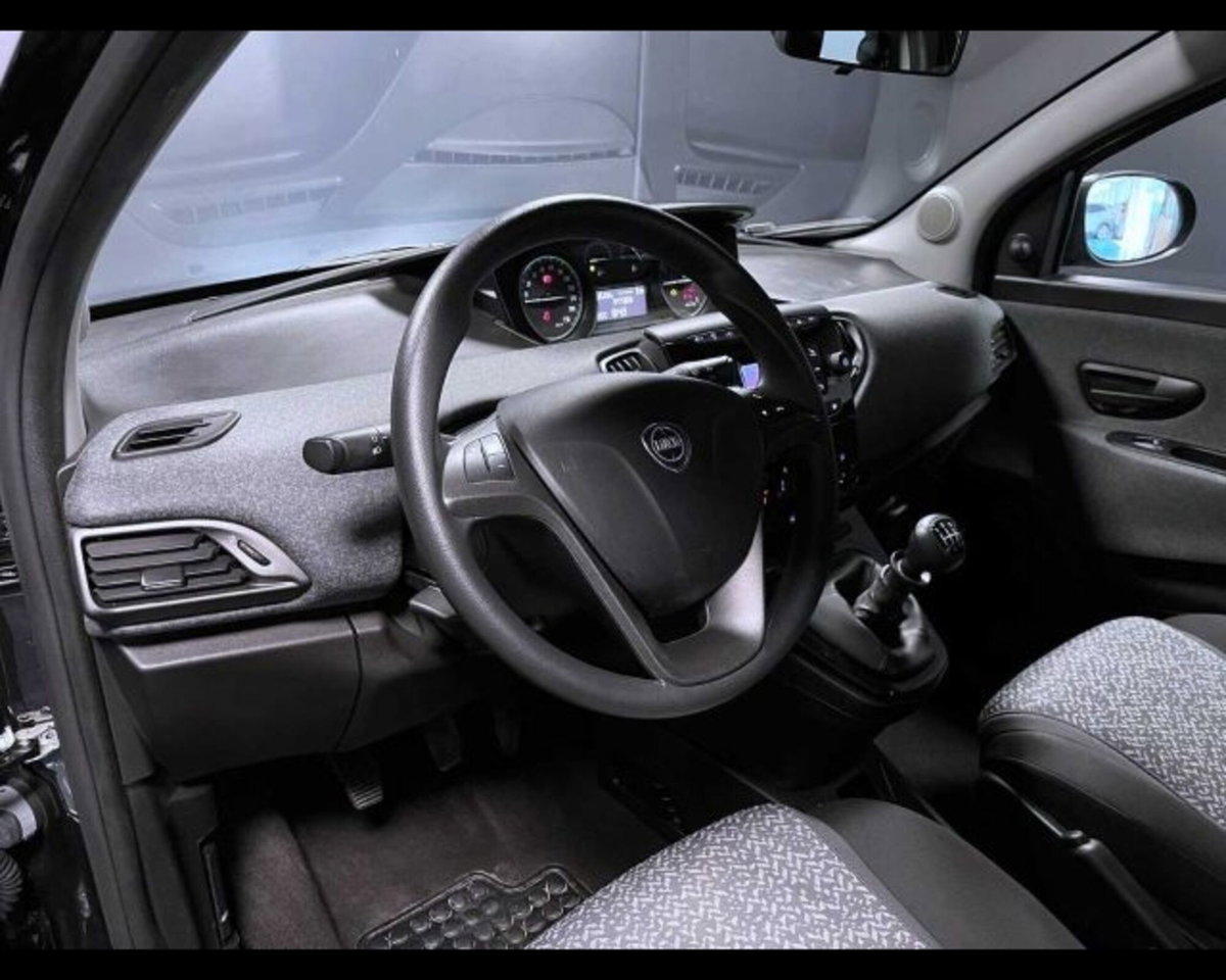 Lancia Ypsilon 1.0 FireFly 5 porte S&S Hybrid Ecochic Silver (7)