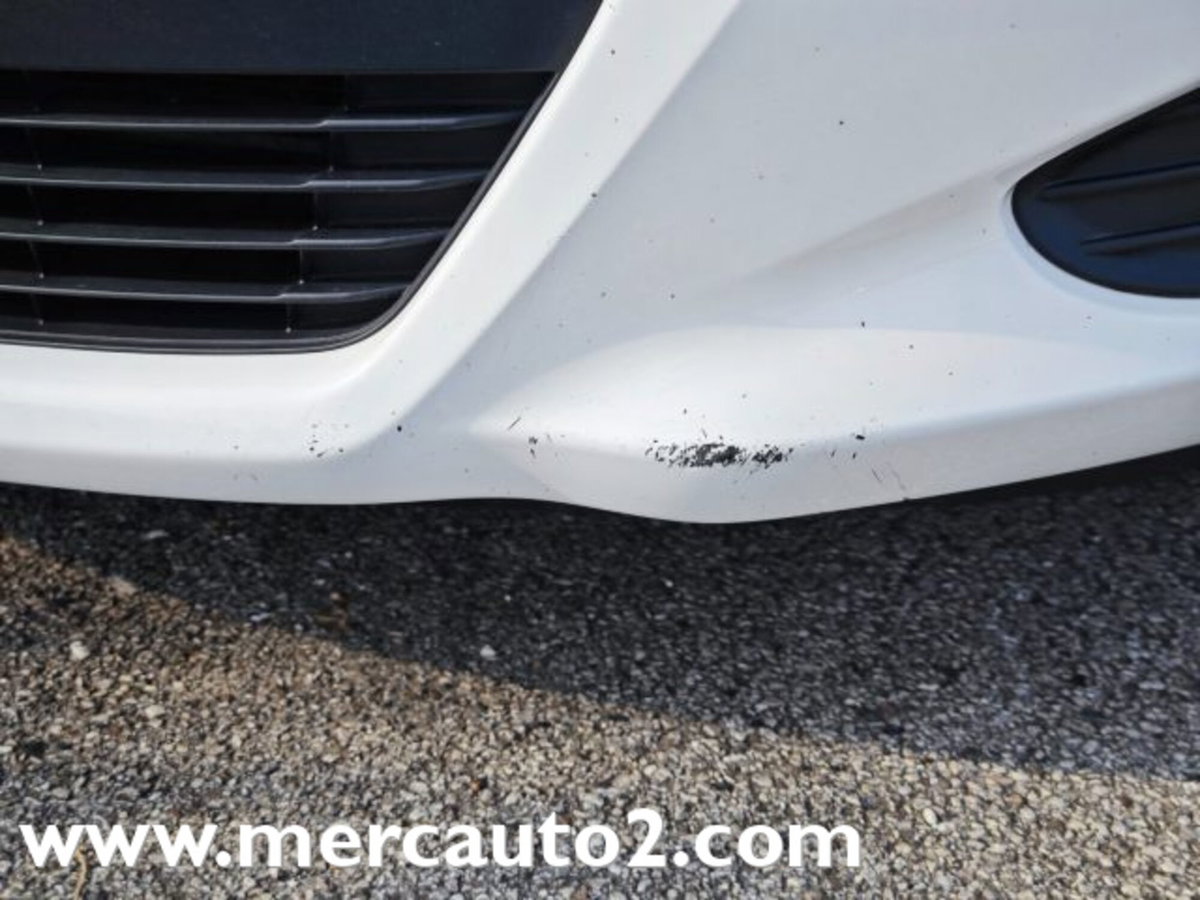 Toyota Yaris 1.0 3 porte Active (10)