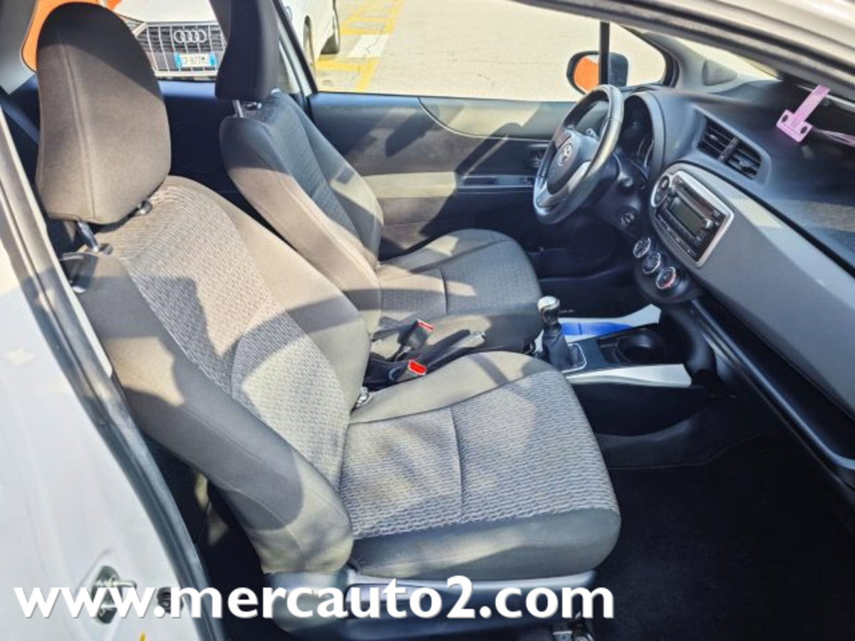 Toyota Yaris 1.0 3 porte Active (20)