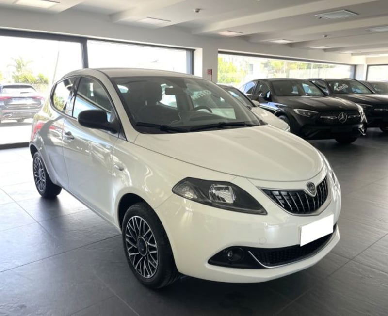 Lancia Ypsilon 1.0 FireFly 5 porte S&S Hybrid Gold Plus