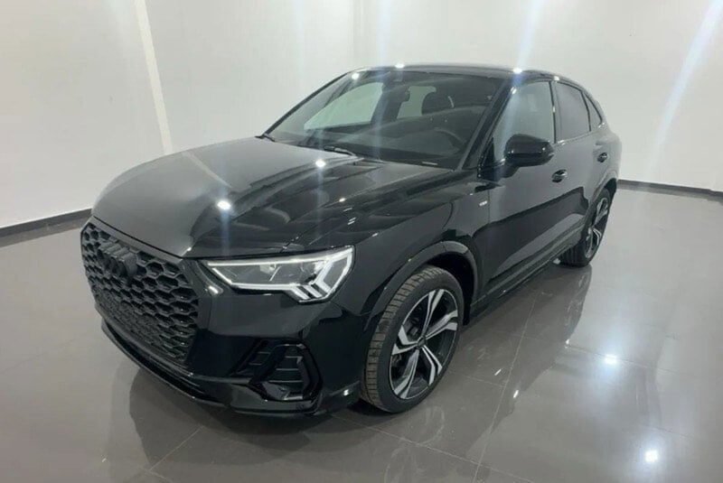 Audi Q3 Sportback 35 1.5 tfsi Identity Black