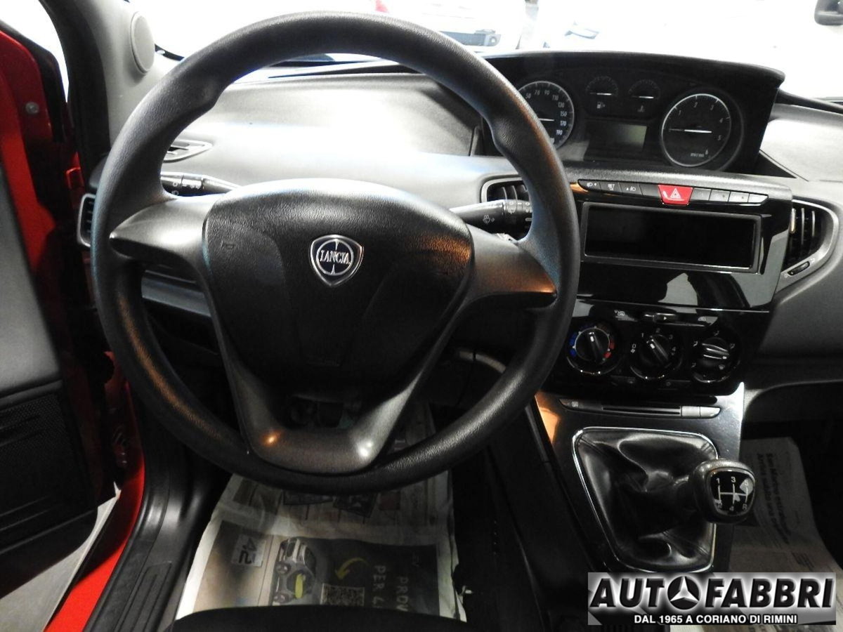 Lancia Ypsilon 1.3 MJT 16V 80 CV 5 porte S&S Silver (11)