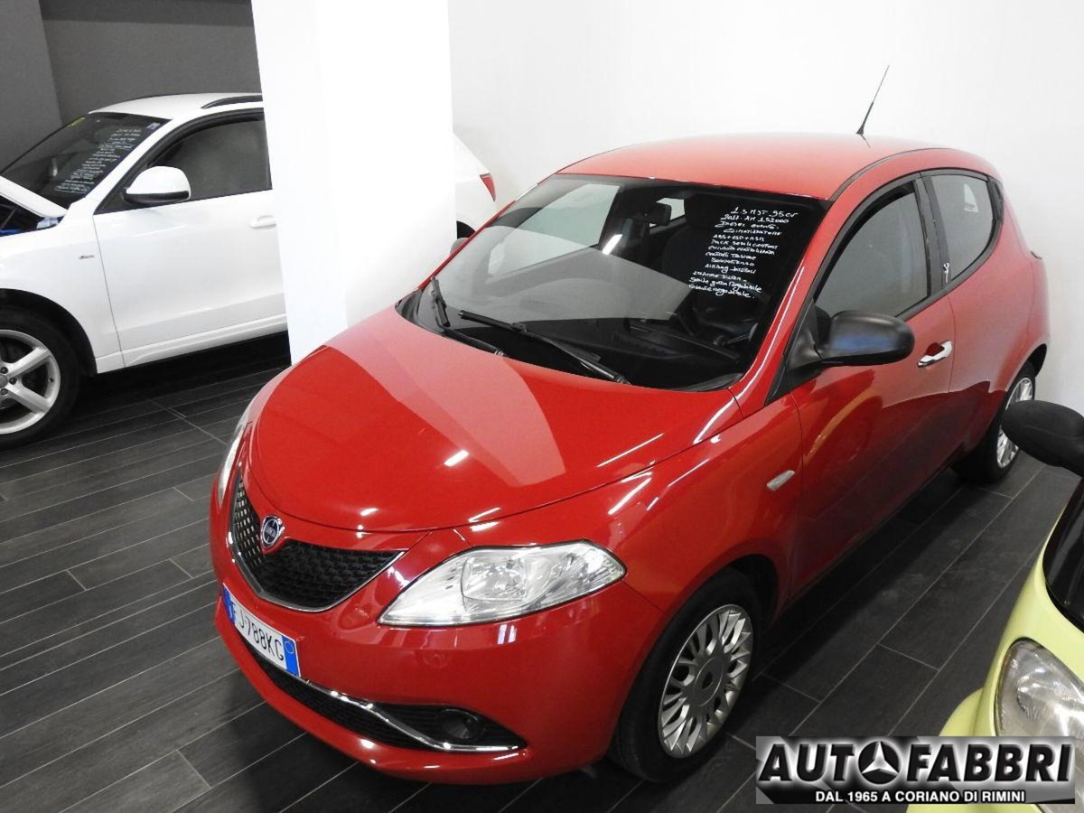Lancia Ypsilon 1.3 MJT 16V 80 CV 5 porte S&S Silver