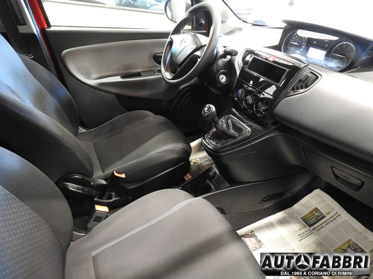 Lancia Ypsilon 1.3 MJT 16V 80 CV 5 porte S&S Silver (5)