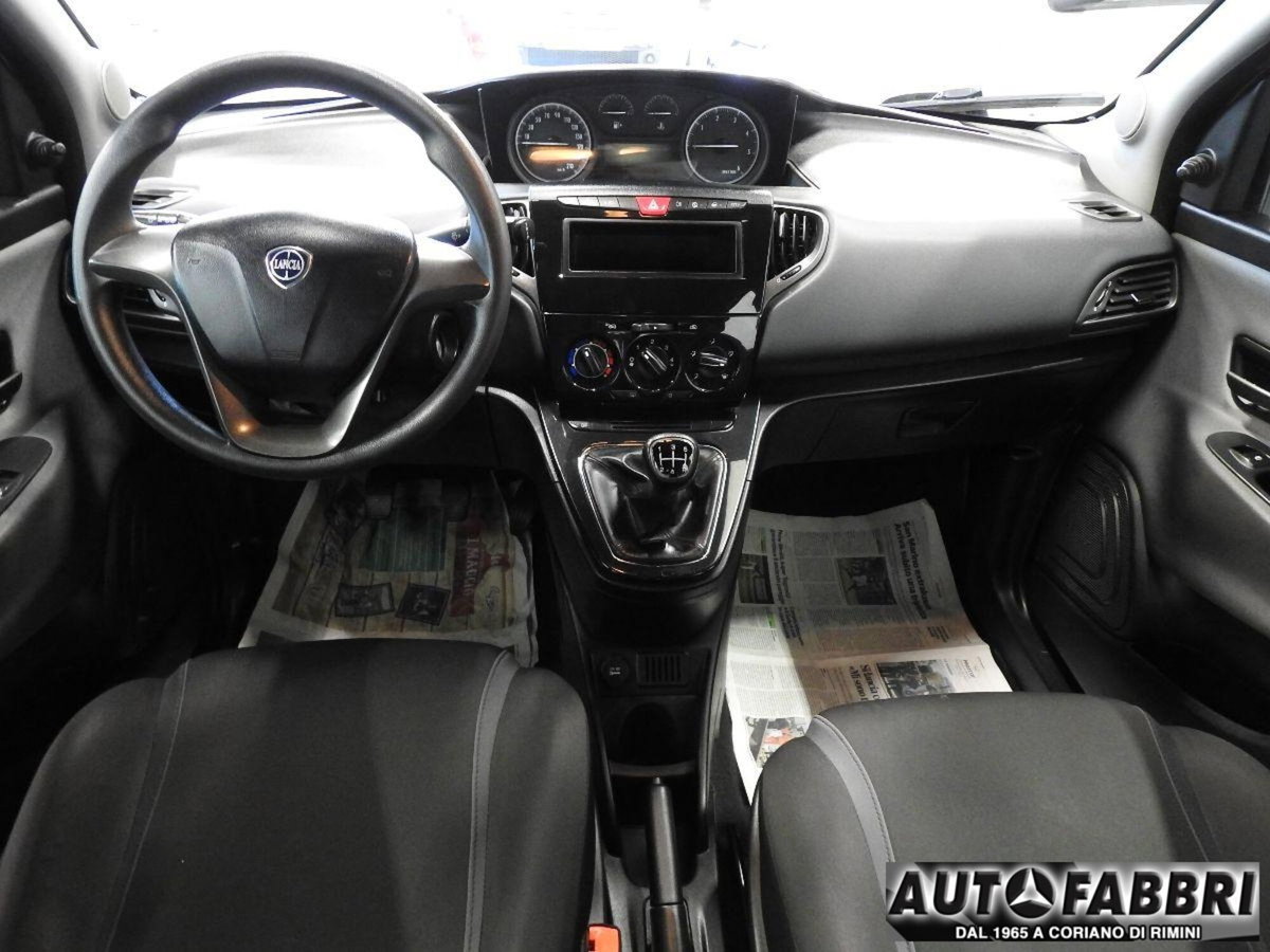 Lancia Ypsilon 1.3 MJT 16V 80 CV 5 porte S&S Silver (8)