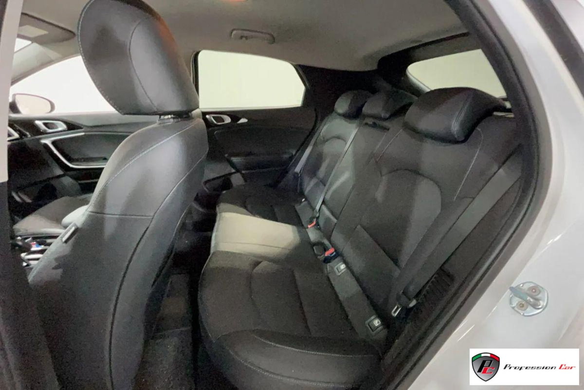 Kia XCeed 1.6 gdi phev Style 141cv dct (16)