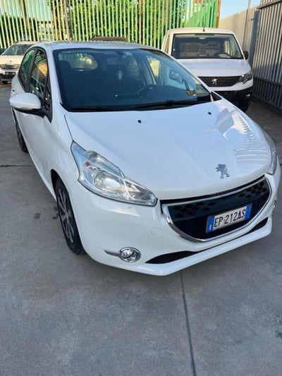 Peugeot 208 e-HDi 68 CV S&S robotizzato 5 porte Active usata