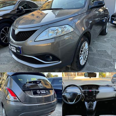 Lancia Ypsilon 0.9 TwinAir 85 CV 5 porte Metano Ecochic Silver usata