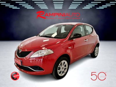 Lancia Ypsilon 0.9 TwinAir 85 CV 5 porte Metano Ecochic Silver usata