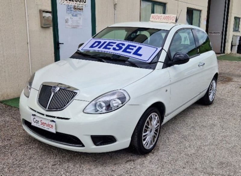 Lancia Ypsilon 1.3 MJT 75 CV Unyca