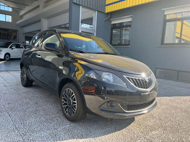 Lancia Ypsilon 1.2 69 CV 5 porte GPL Ecochic Alberta Ferretti