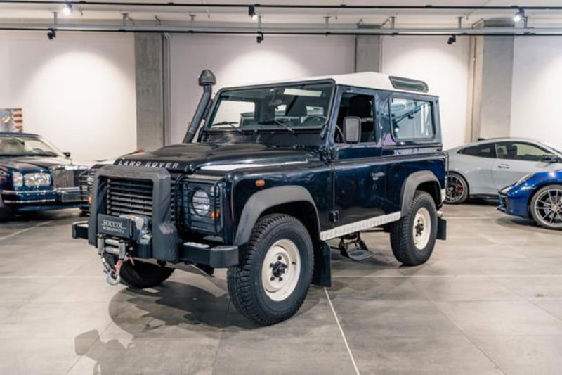 Land Rover Defender 90 2.4 TD4 Station Wagon S