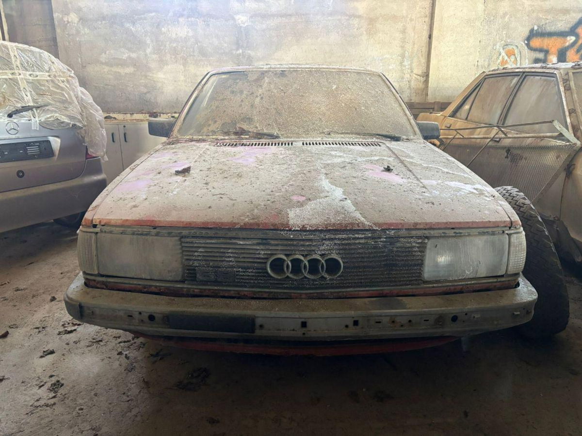 Audi 100 2.1i 4 porte CD 5E (9)