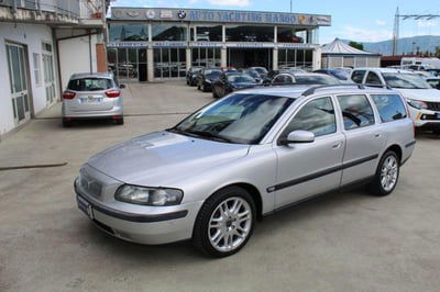 Volvo V70 2.4 D5 20V (185CV) cat Momentum usata