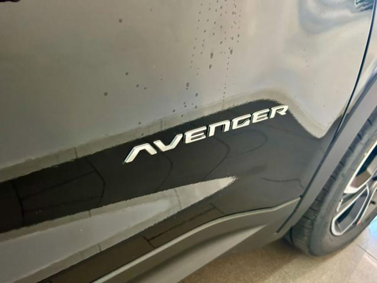 Jeep Avenger 1.2 turbo Summit fwd 100cv (3)