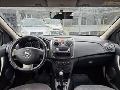 Dacia Sandero 1.2 75CV Extra (8)