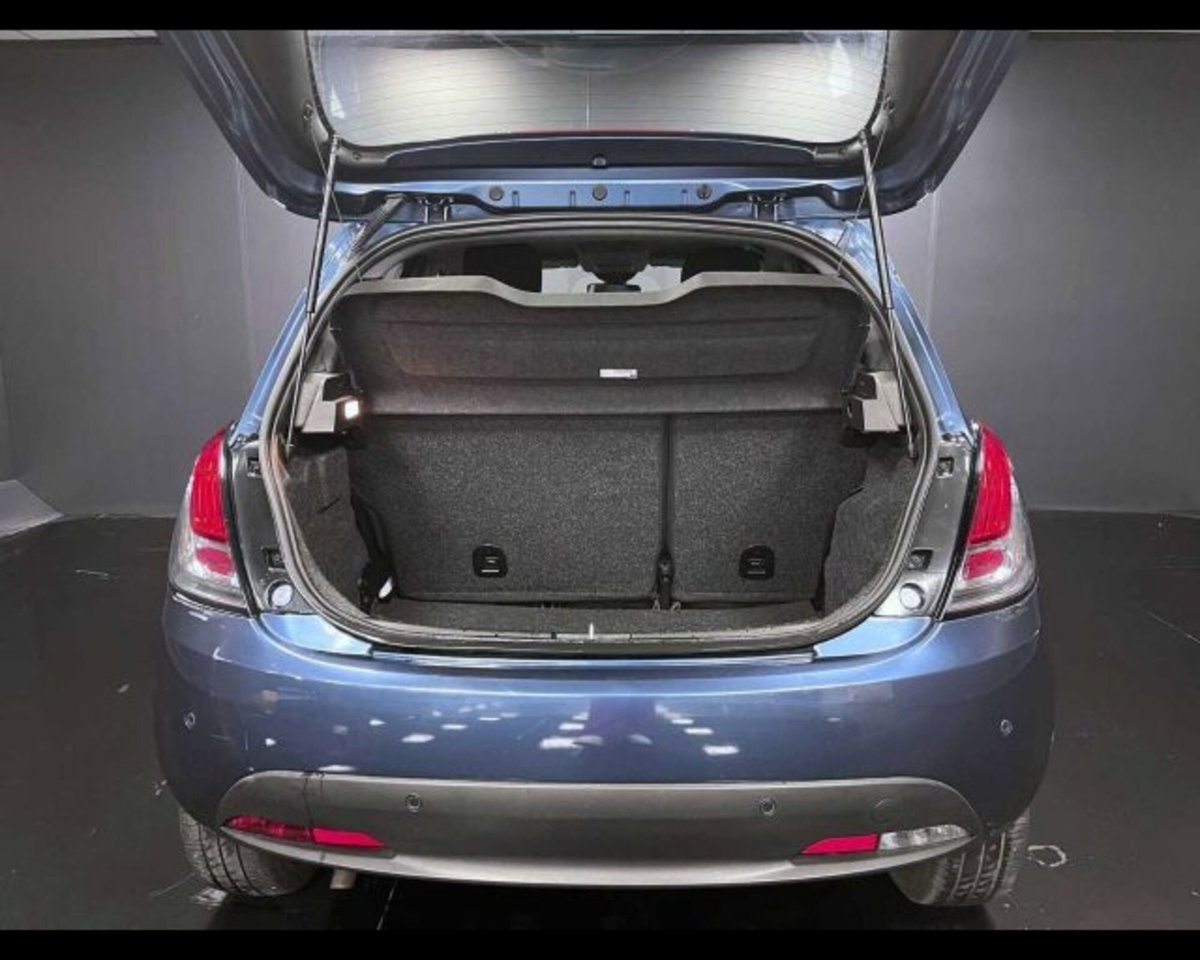 Lancia Ypsilon 1.0 FireFly 5 porte S&S Hybrid Ecochic Silver (10)