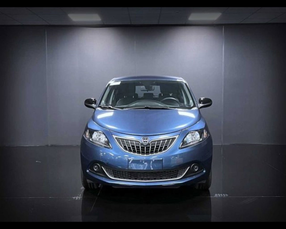 Lancia Ypsilon 1.0 FireFly 5 porte S&S Hybrid Ecochic Silver (2)