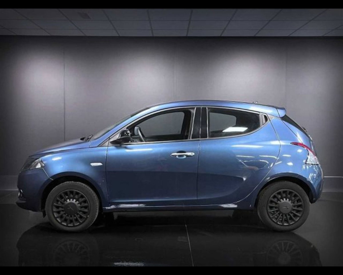 Lancia Ypsilon 1.0 FireFly 5 porte S&S Hybrid Ecochic Silver (5)