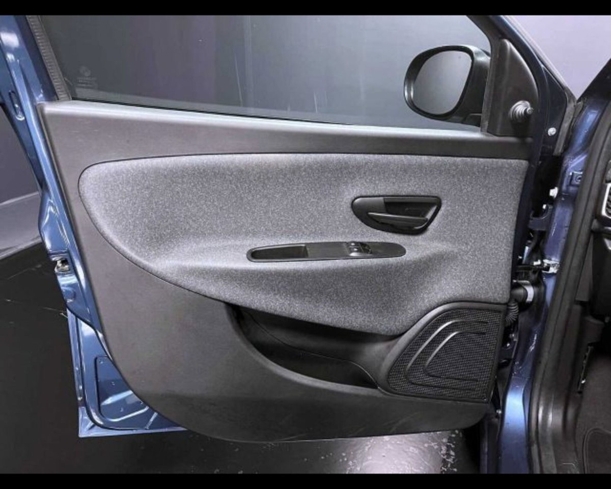 Lancia Ypsilon 1.0 FireFly 5 porte S&S Hybrid Ecochic Silver (7)