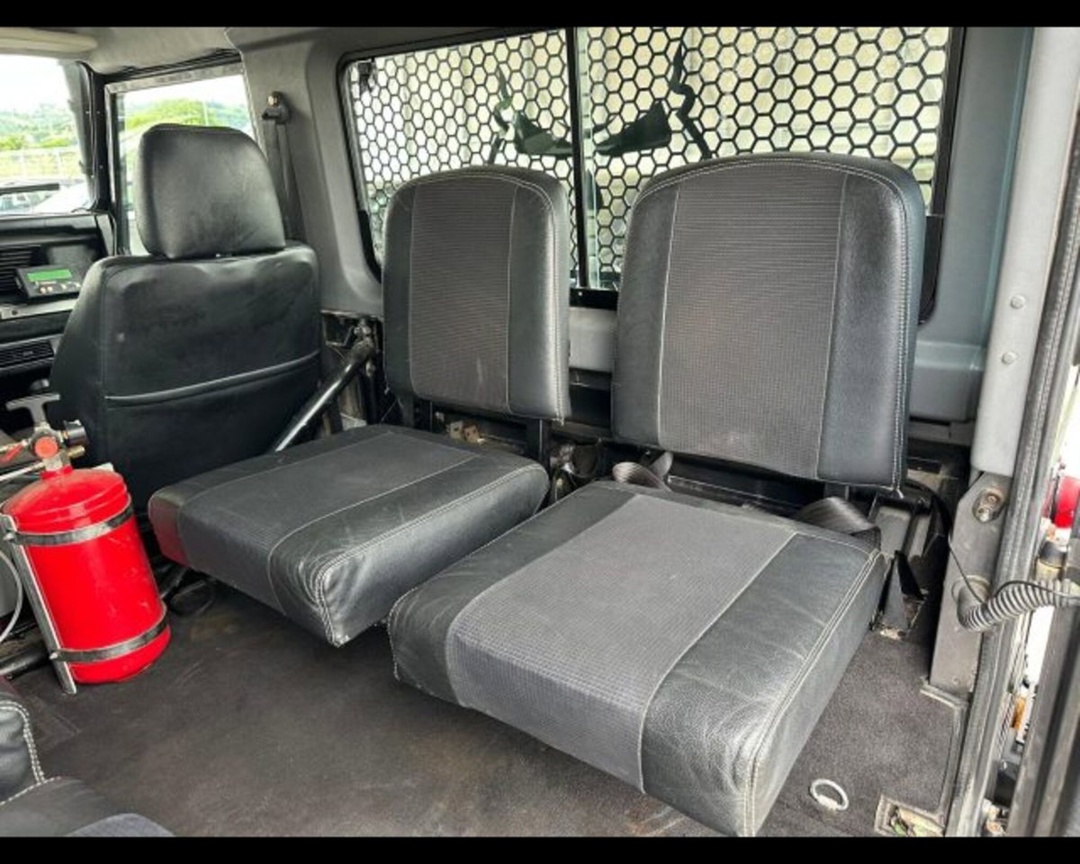 Land Rover Defender 90 2.5 Td5 Station Wagon S (18)