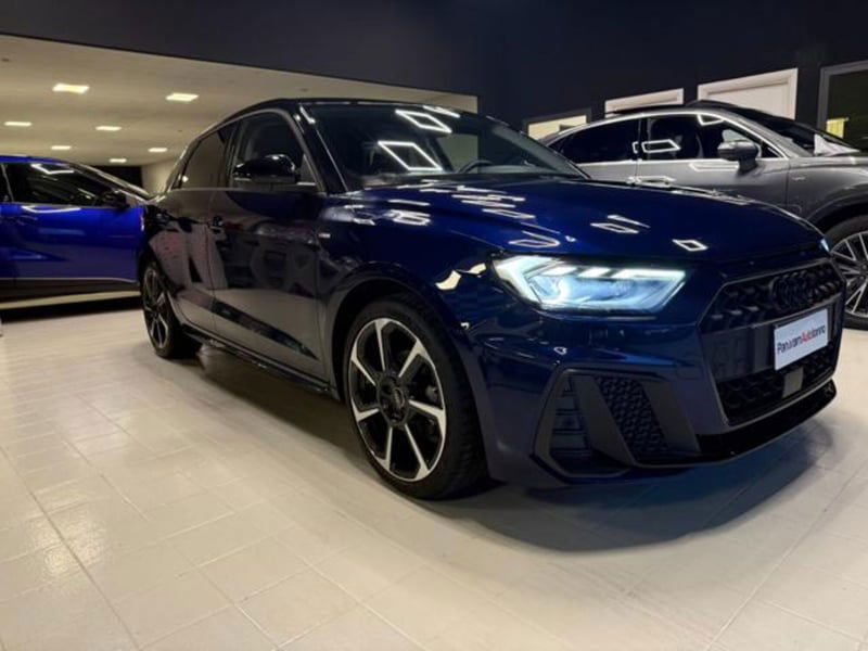 Audi A1 Sportback 30 1.0 tfsi Identity Black 116cv s-tronic