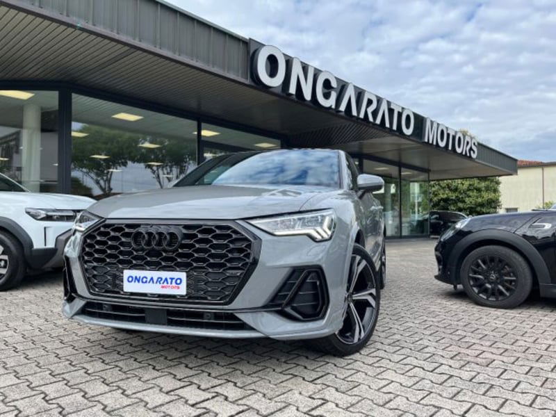 Audi Q3 Sportback 35 2.0 tdi Identity Black s-tronic
