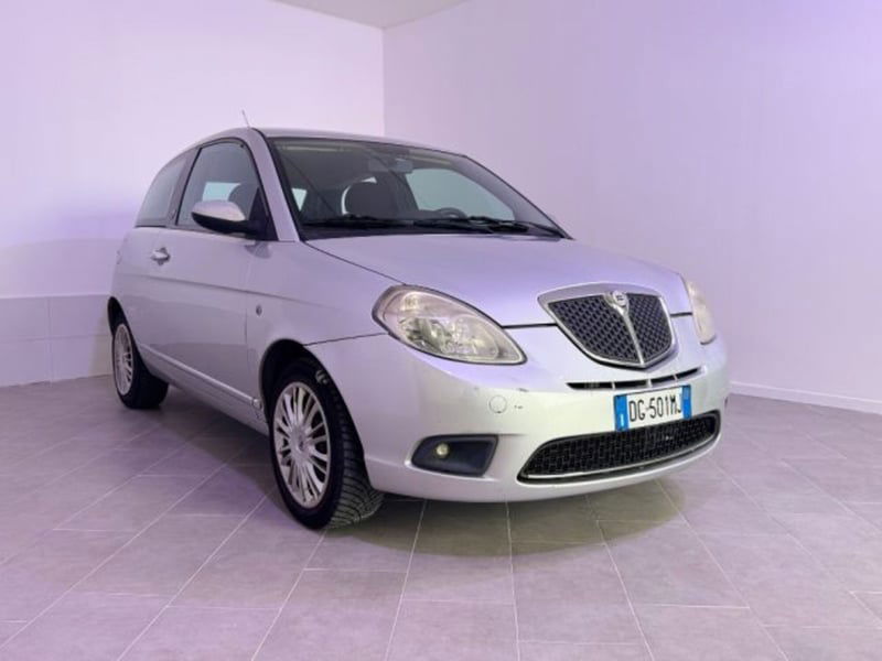 Lancia Ypsilon 1.3 MJT 90 CV Platino