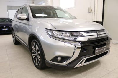Mitsubishi Outlander 2.0 4WD GPL Bi-fuel CVT Diamond SDA 7 posti usata
