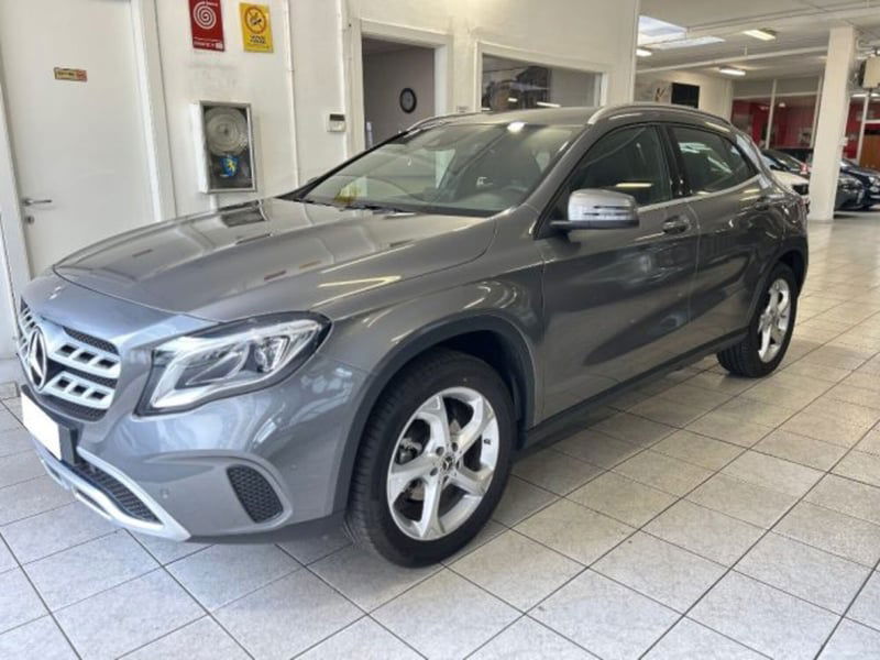 Mercedes-Benz GLA SUV 200 Premium