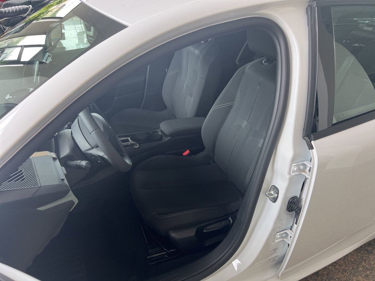 Lancia Ypsilon 1.2 mhev 110cv e-dct (5)